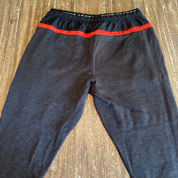 Men’s Nike Sports Tank Top & Sweatpant Joggers 2-Piece Set, L (Tank) M (Pants) - Picture 14 of 16